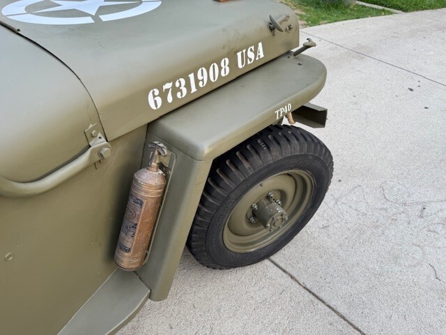 Willys-GPW-1944-Jeep-16