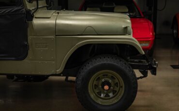 Willys-Jeep-1955-3