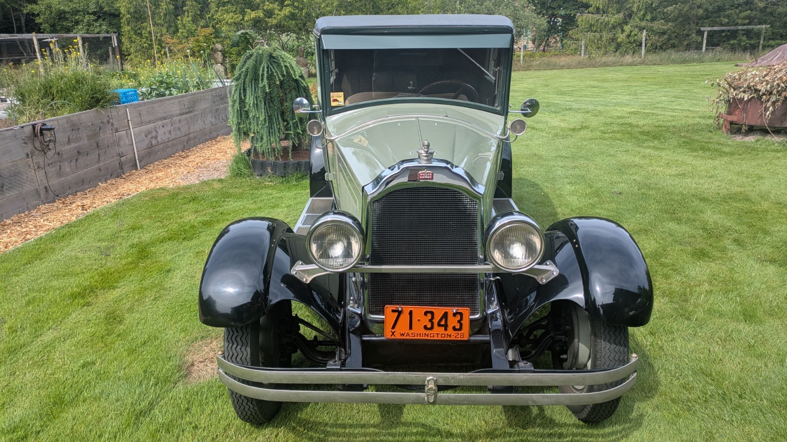 Willys-Knight-Model-56-1928-2-door-Sedan-1