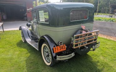 Willys-Knight-Model-56-1928-2-door-Sedan-3