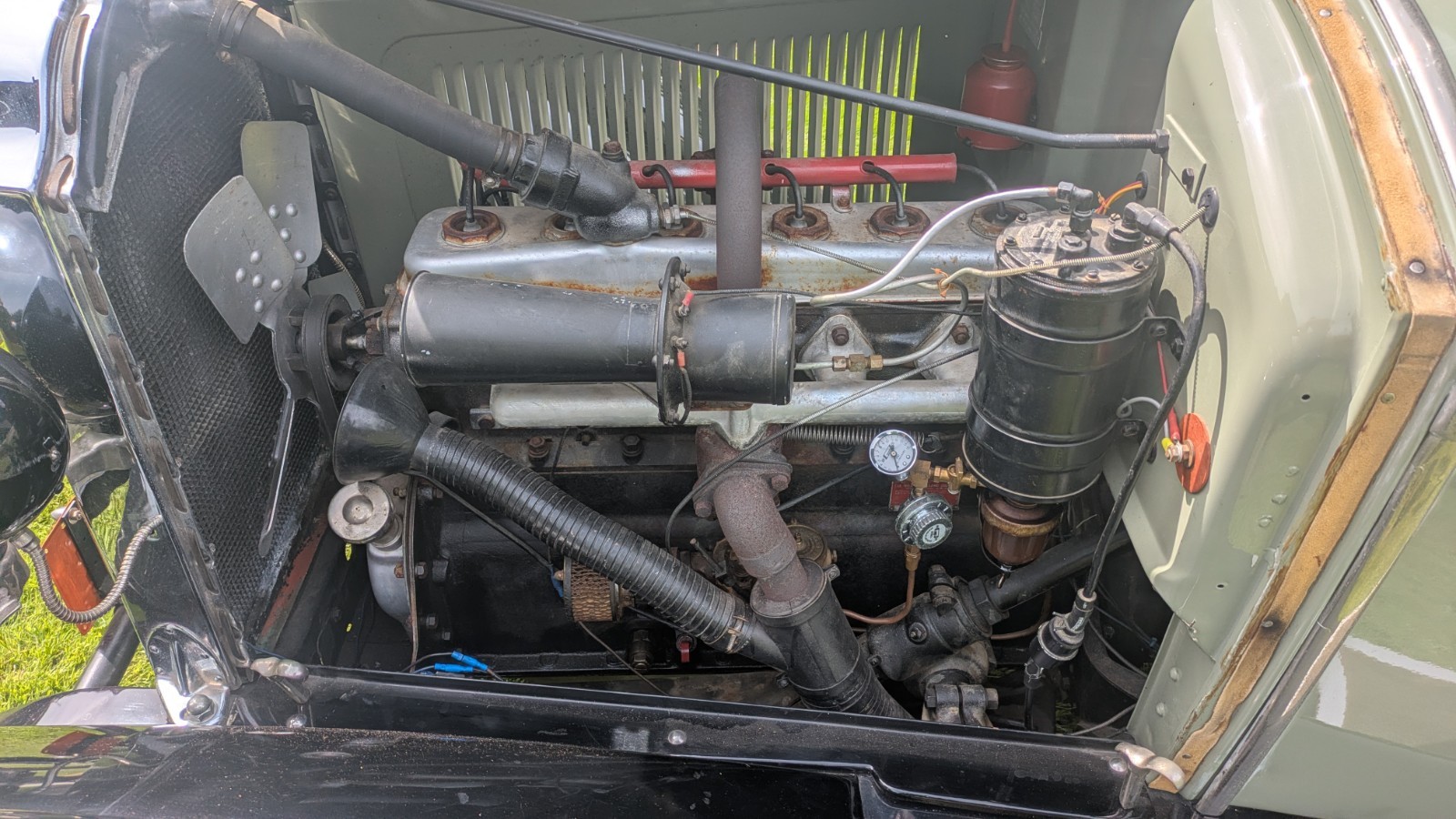 Willys-Knight-Model-56-1928-2-door-Sedan-9