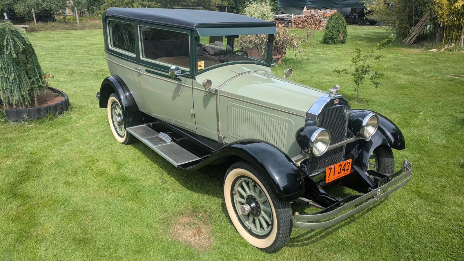 Willys-Knight-Model-56-1928-2-door-Sedan