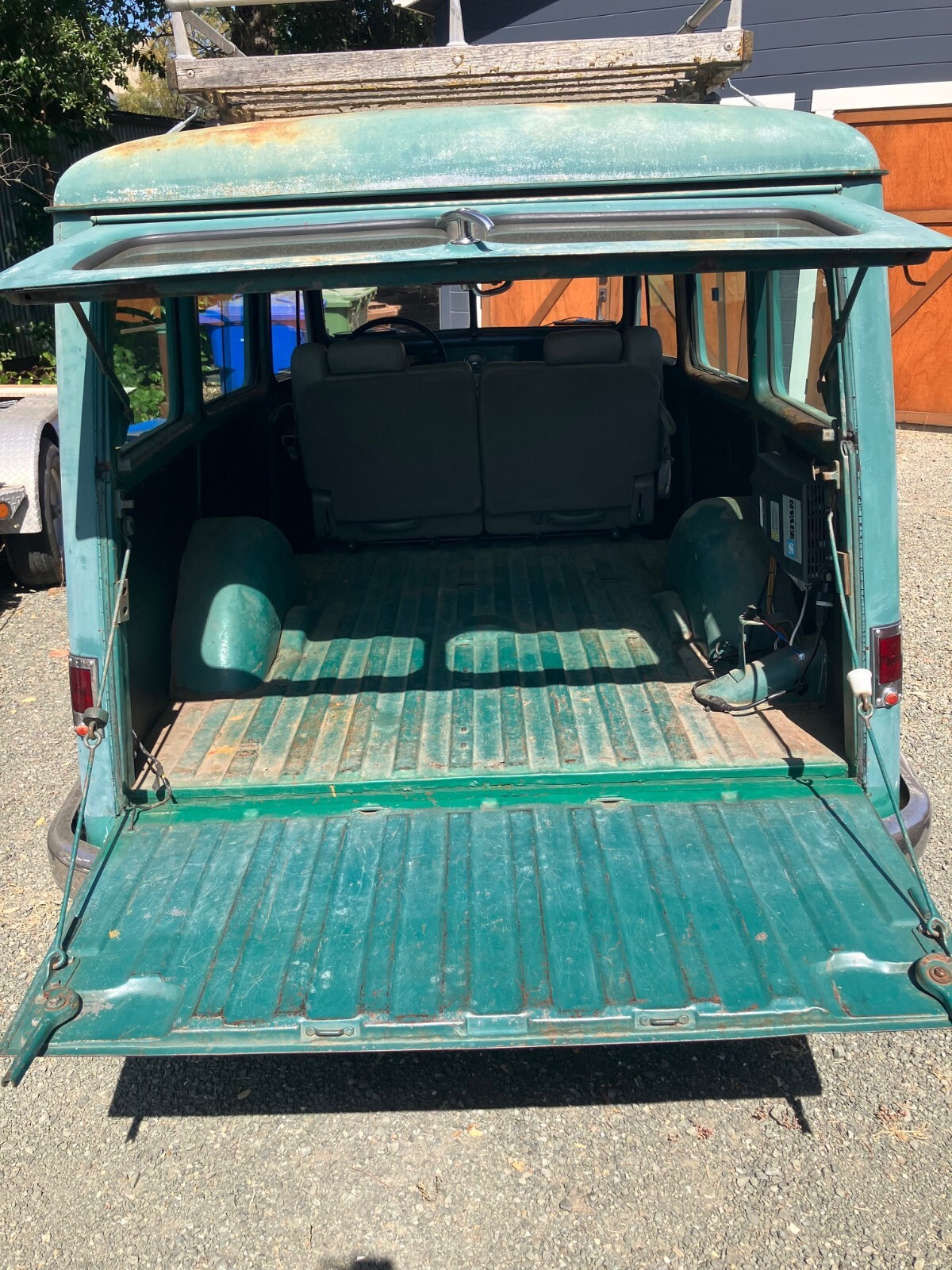 Willys-Overland-Wagon-EV-1951-Wagon-26