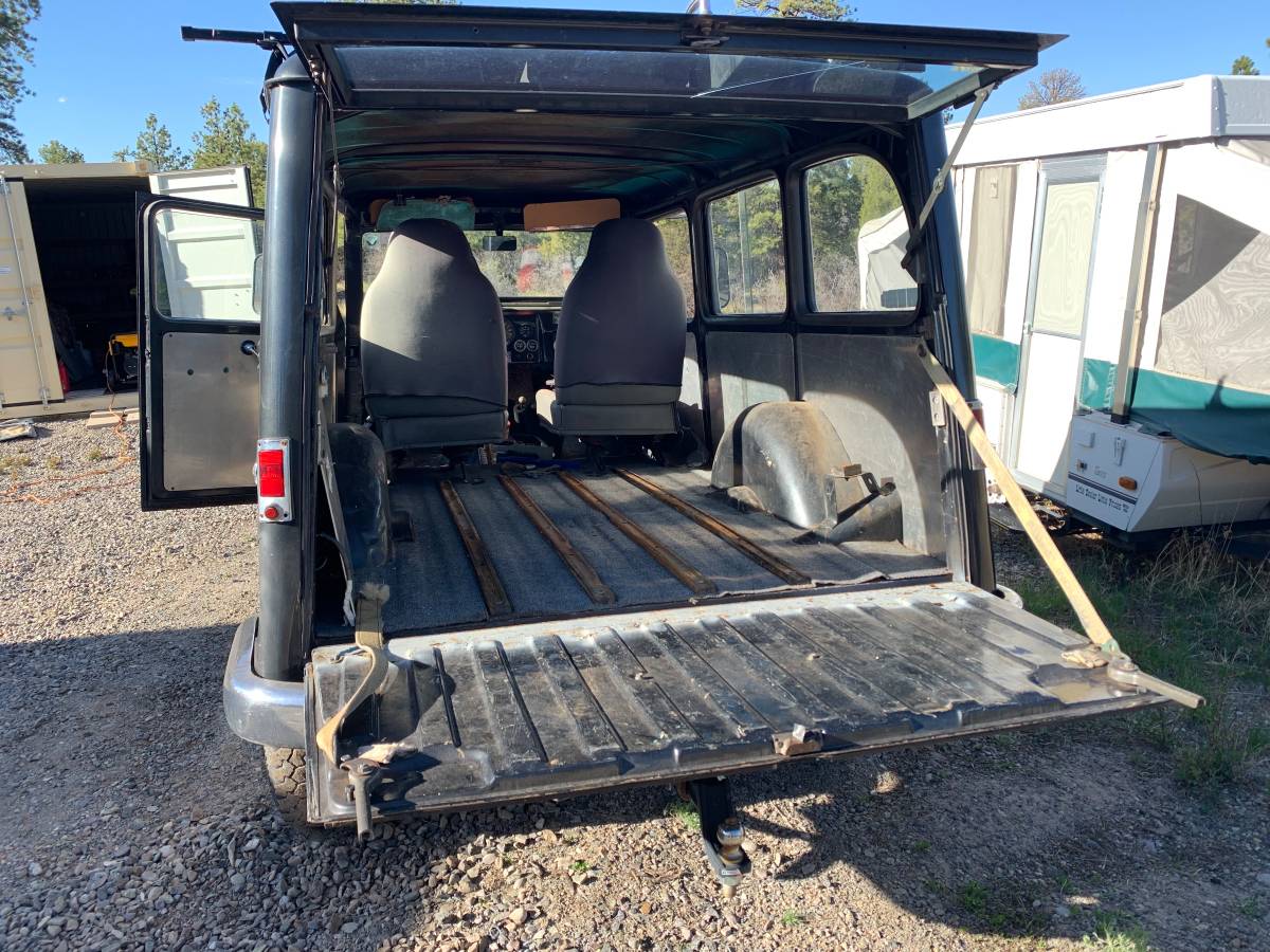 Willys-Utility-wagon-1960-grey-4