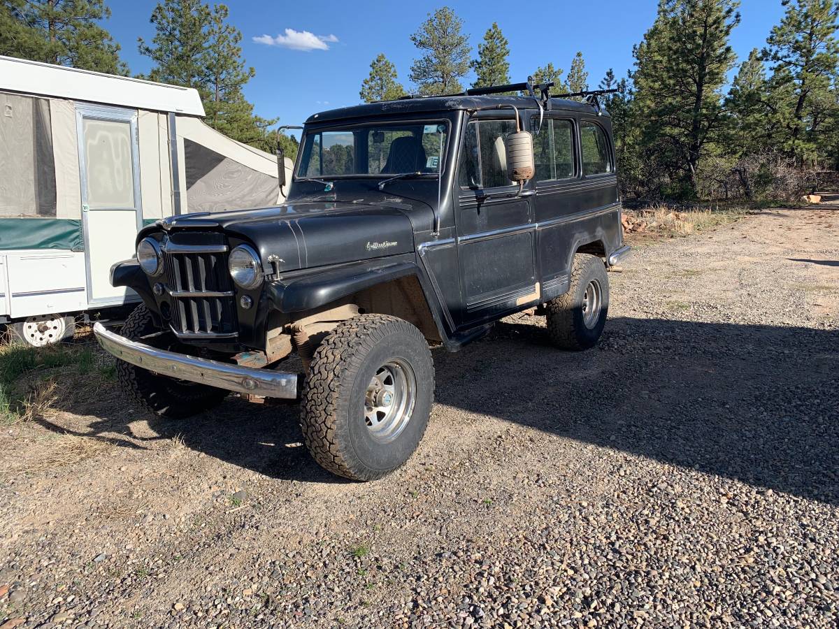 Willys-Utility-wagon-1960-grey