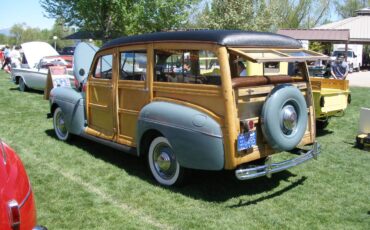 41-ford-super-deluxe-woodie-wagon-1941-green-2