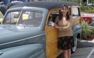 41-ford-super-deluxe-woodie-wagon-1941-green-3