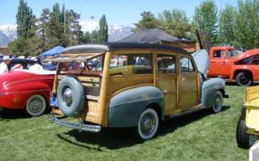 41-ford-super-deluxe-woodie-wagon-1941-green-4