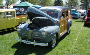 41-ford-super-deluxe-woodie-wagon-1941-green-5