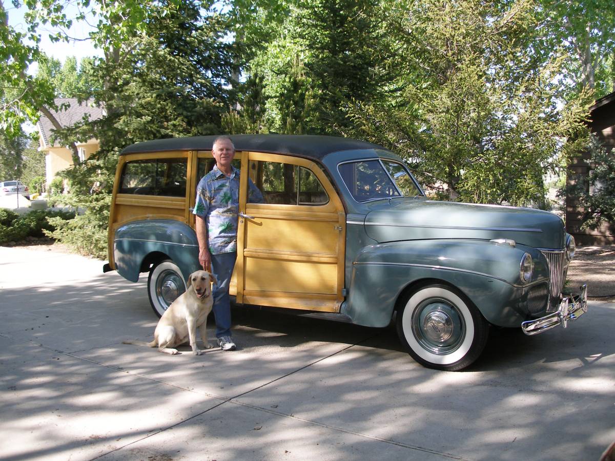 41-ford-super-deluxe-woodie-wagon-1941-green