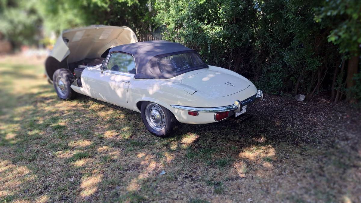 71-jaguar-1971-white-1