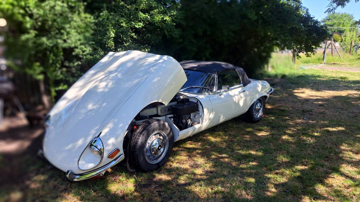 71-jaguar-1971-white-2