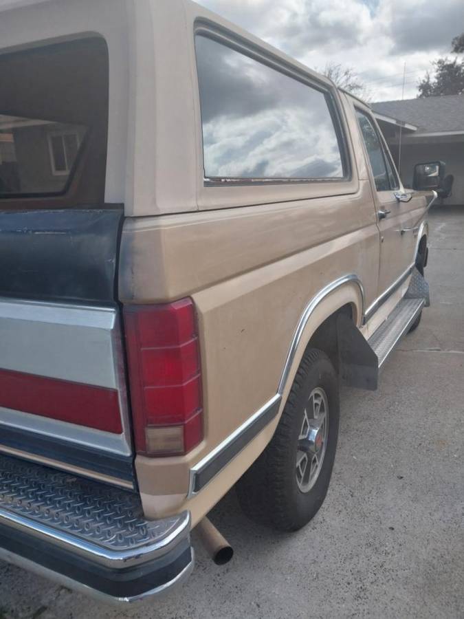 84-ford-bronco-1984-brown-4