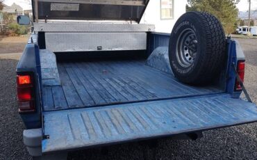 91-dodge-w-150-1991-grey-3
