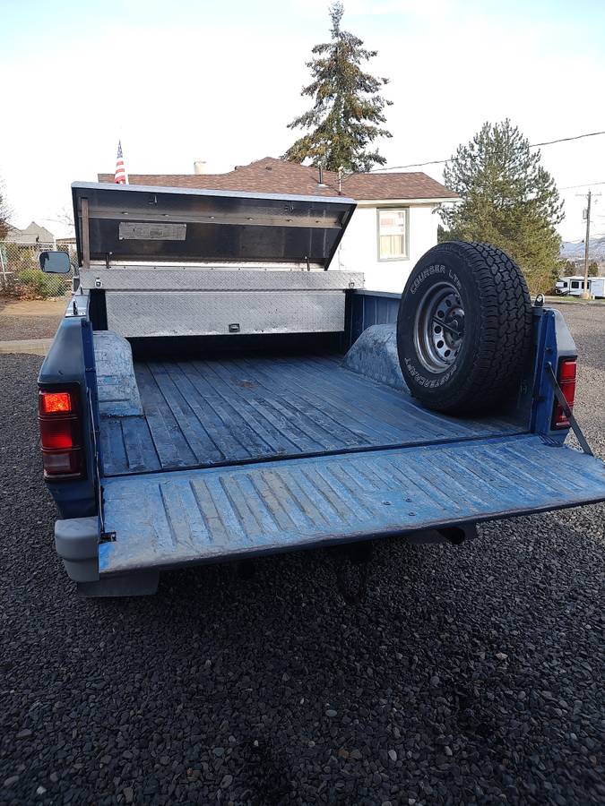 91-dodge-w-150-1991-grey-3