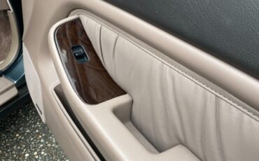 Acura-Legend-1993-Sedan-7