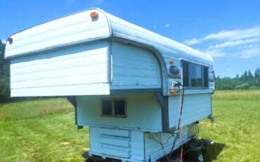 Alaskan-camper-8-foot-with-sleeper-1974-1