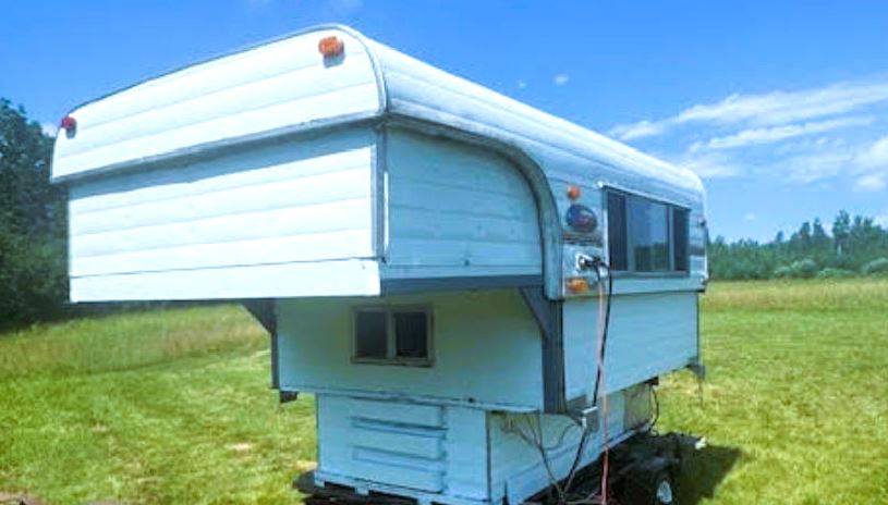 Alaskan-camper-8-foot-with-sleeper-1974-1