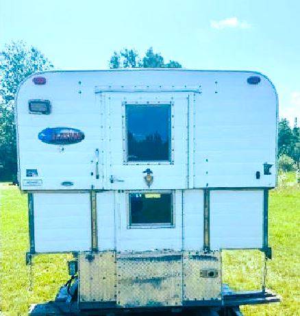 Alaskan-camper-8-foot-with-sleeper-1974-2