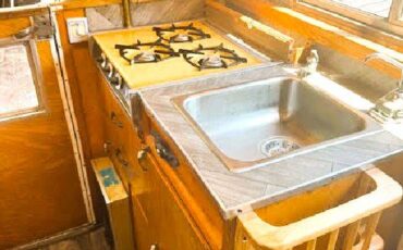 Alaskan-camper-8-foot-with-sleeper-1974-4