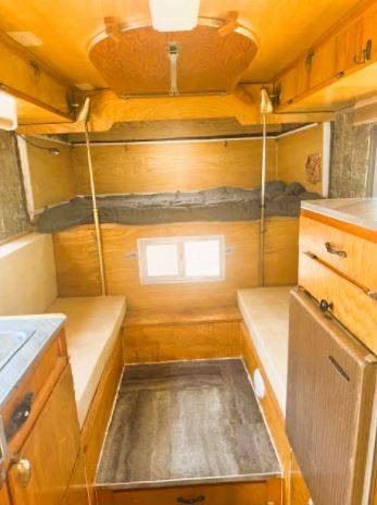 Alaskan-camper-8-foot-with-sleeper-1974-6