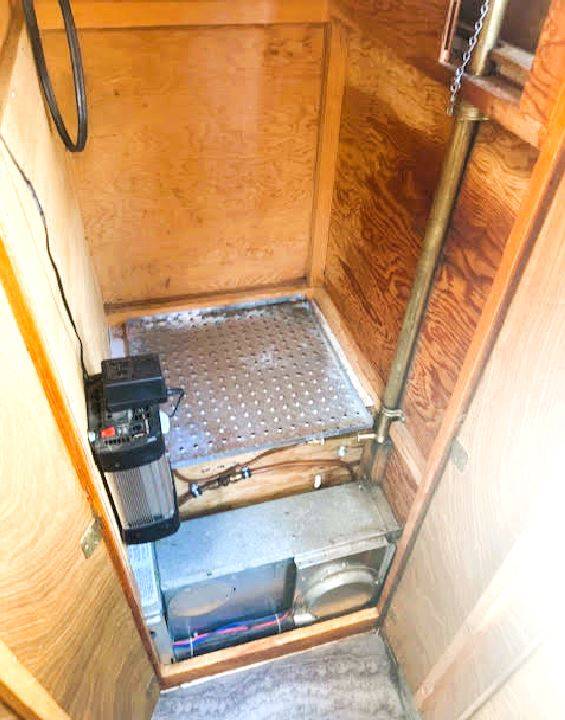 Alaskan-camper-8-foot-with-sleeper-1974-7