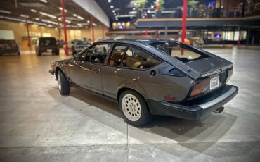 Alfa-Romeo-GTV-1981-4