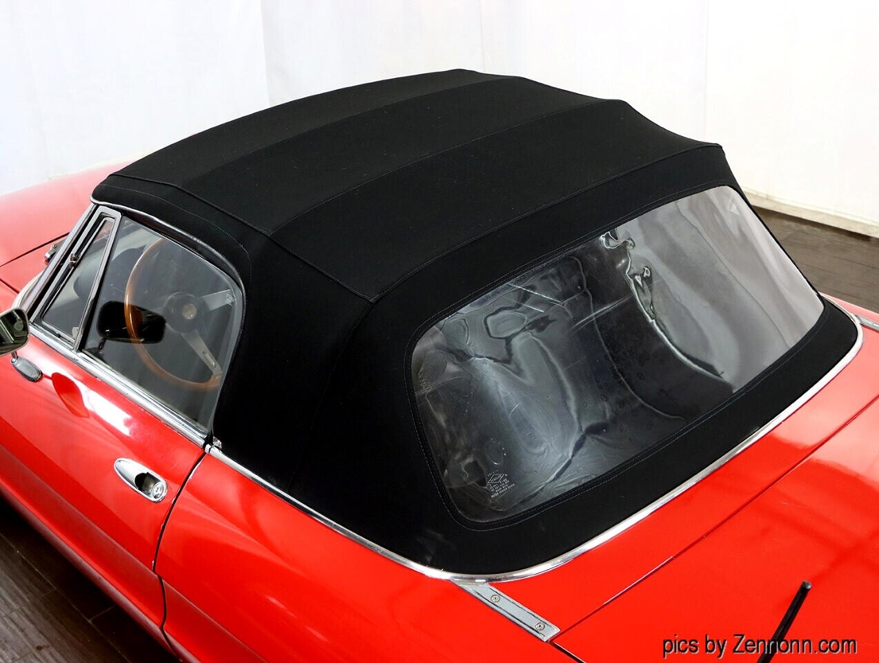 Alfa-Romeo-Spider-1973-Convertible-11