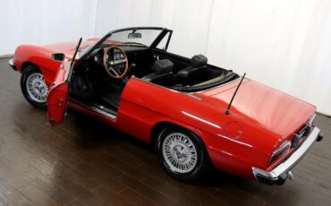 Alfa-Romeo-Spider-1973-Convertible-15