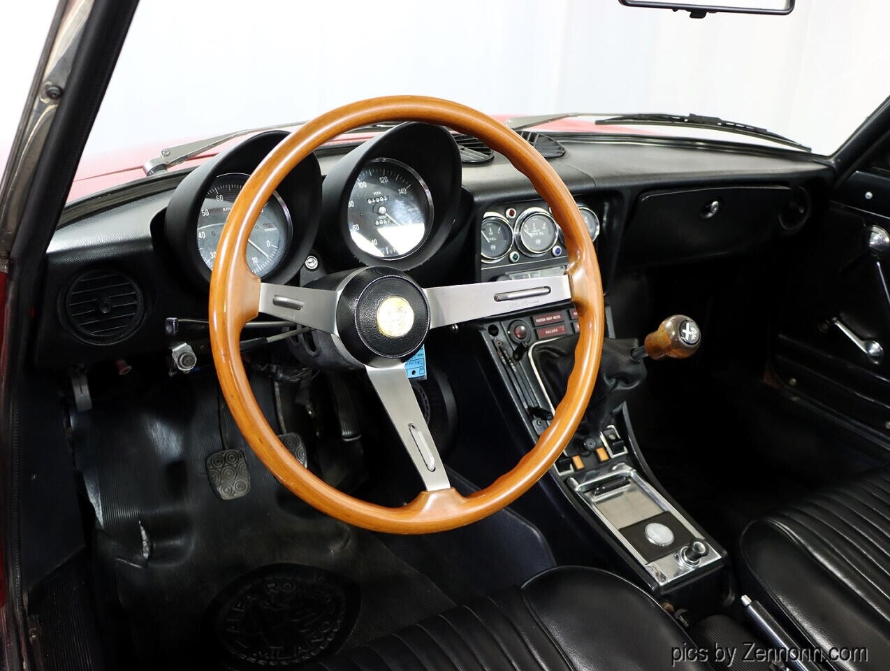 Alfa-Romeo-Spider-1973-Convertible-17