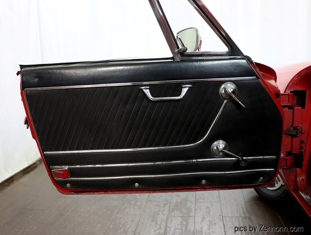 Alfa-Romeo-Spider-1973-Convertible-29