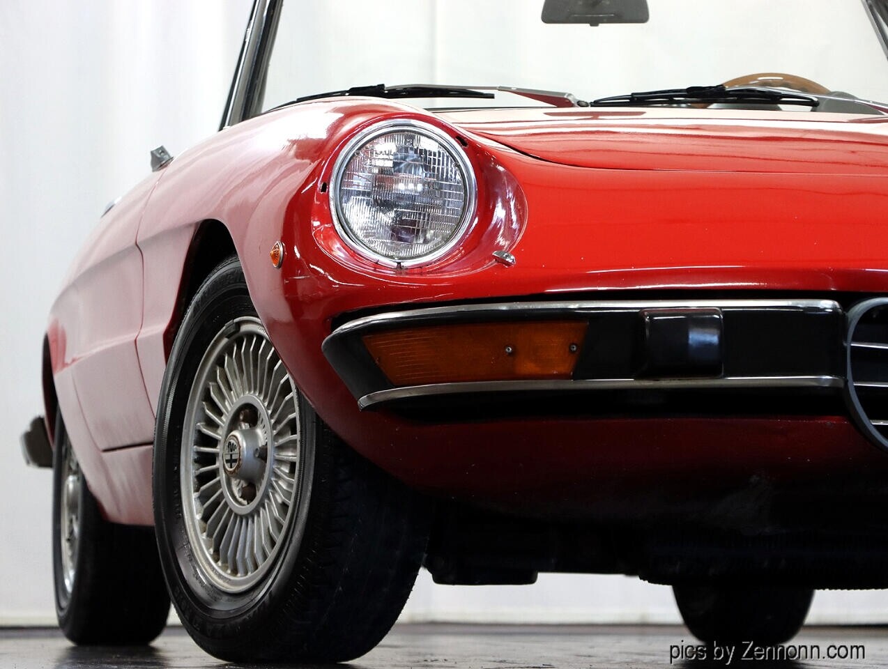 Alfa-Romeo-Spider-1973-Convertible-3