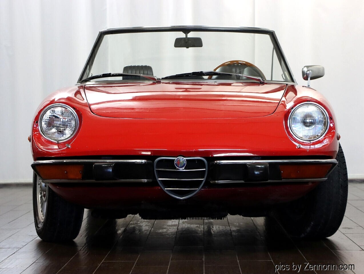 Alfa-Romeo-Spider-1973-Convertible-4