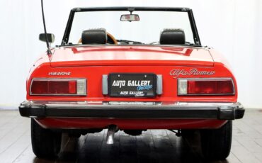 Alfa-Romeo-Spider-1973-Convertible-7