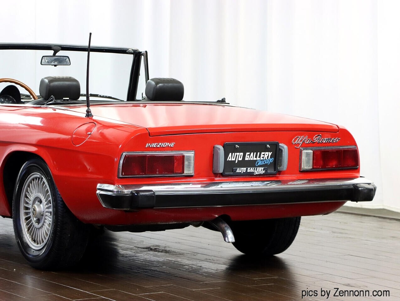 Alfa-Romeo-Spider-1973-Convertible-8