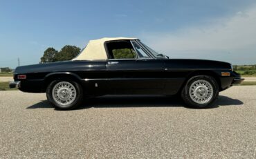 Alfa-Romeo-Spider-1976-Convertible-14