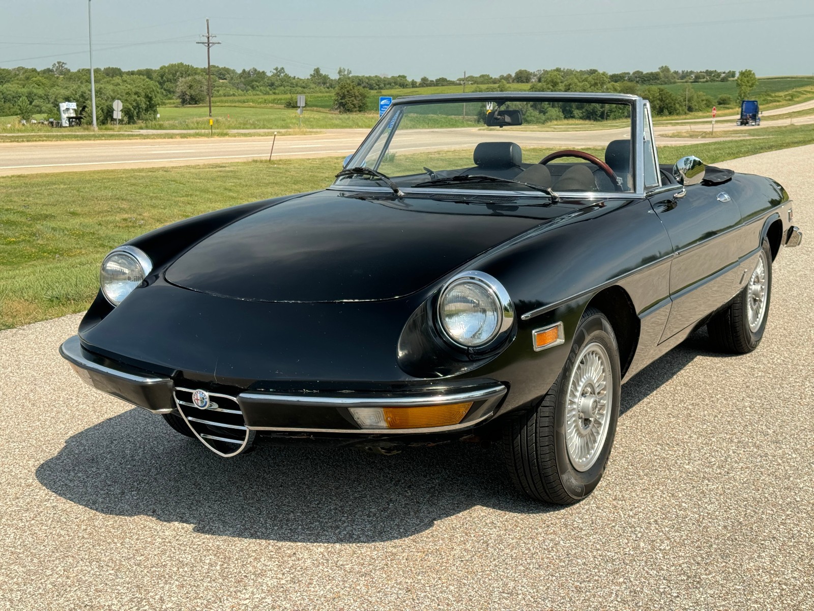 Alfa-Romeo-Spider-1976-Convertible-5