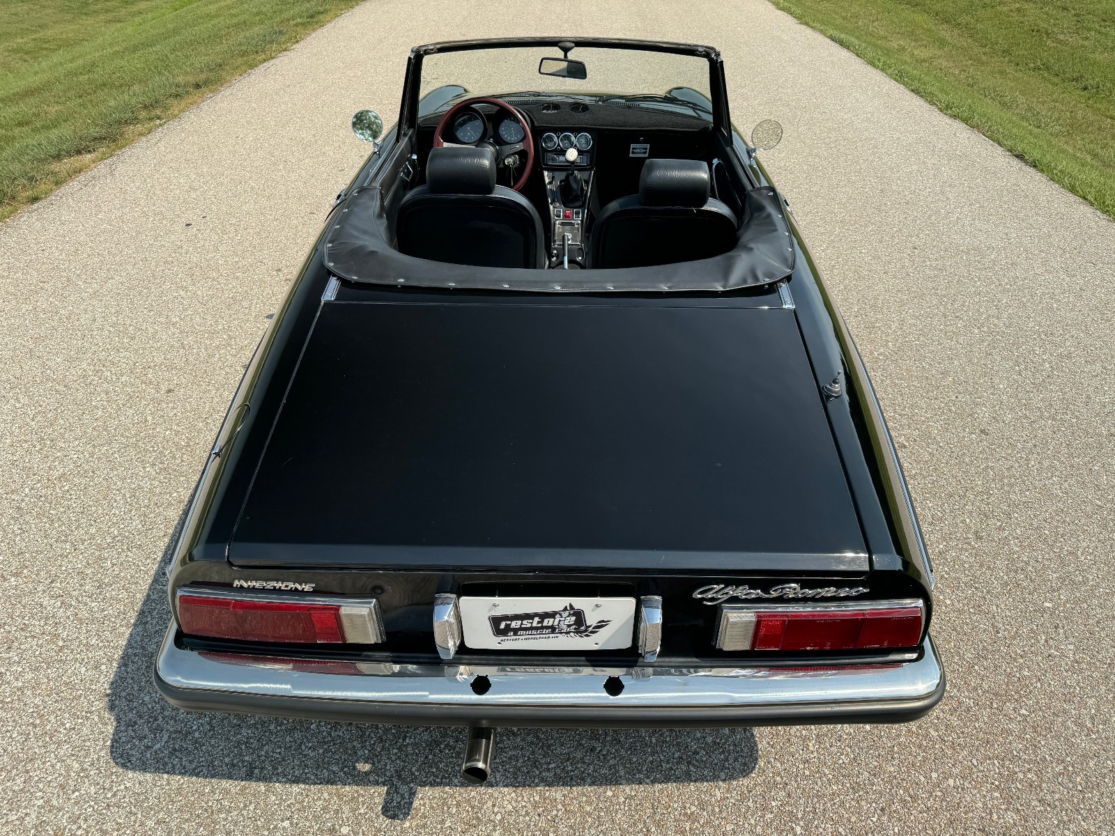 Alfa-Romeo-Spider-1976-Convertible-7