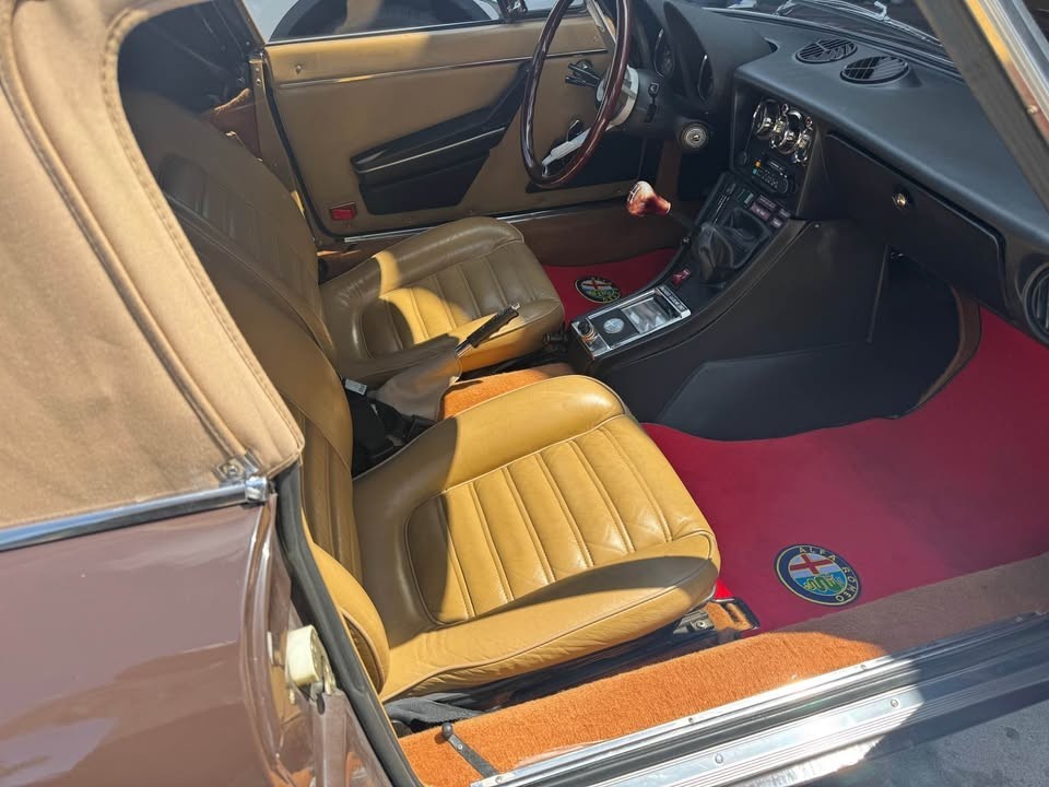 Alfa-Romeo-Spider-1979-Convertible-2