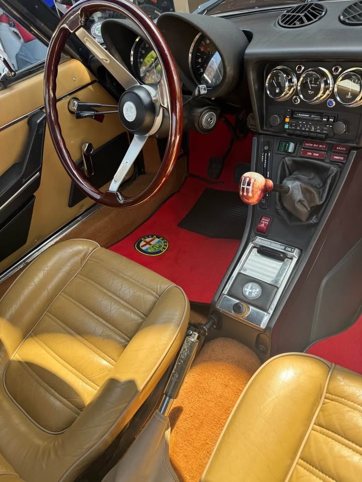 Alfa-Romeo-Spider-1979-Convertible-5