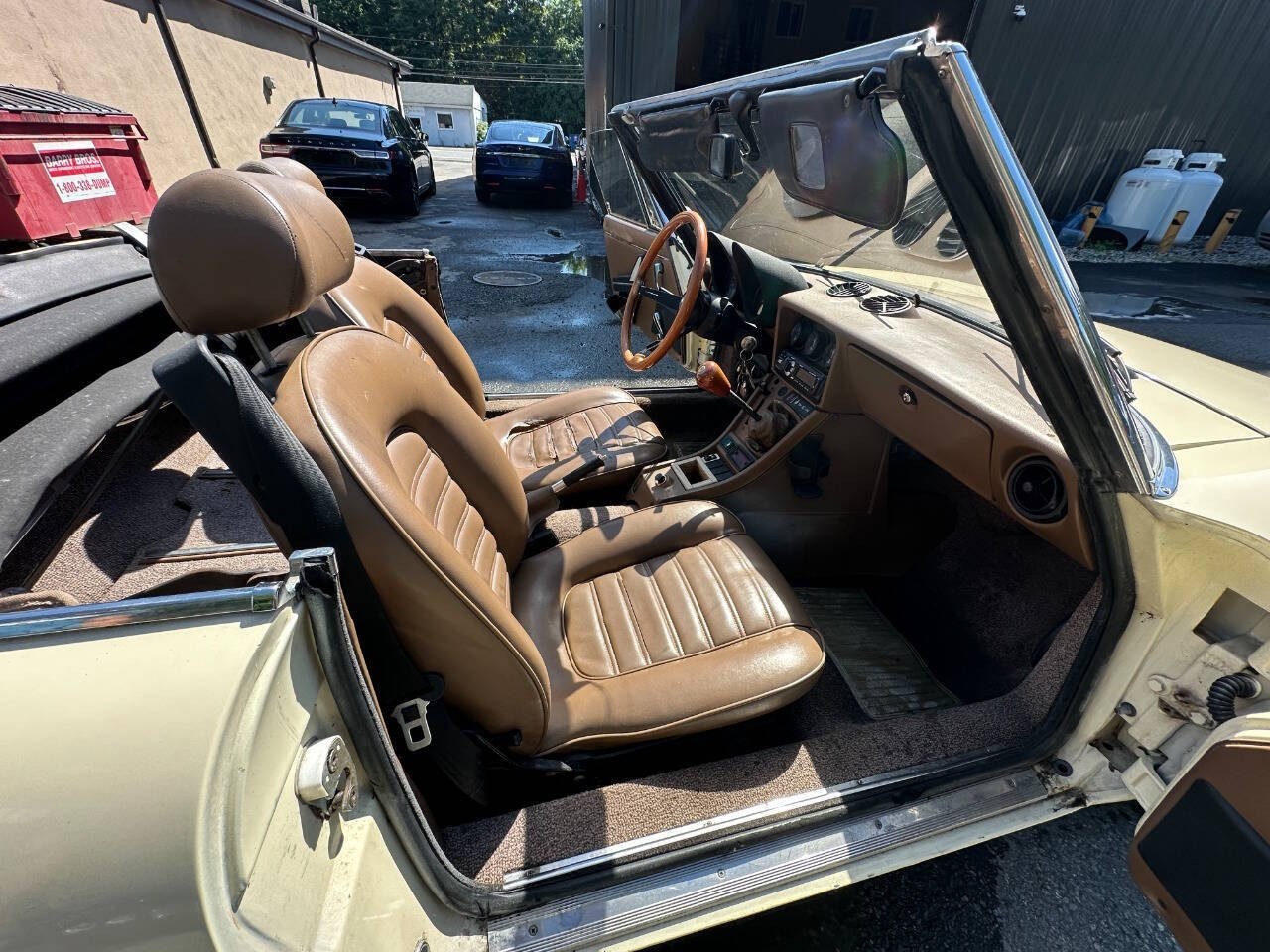 Alfa-Romeo-Spider-1982-Convertible-13