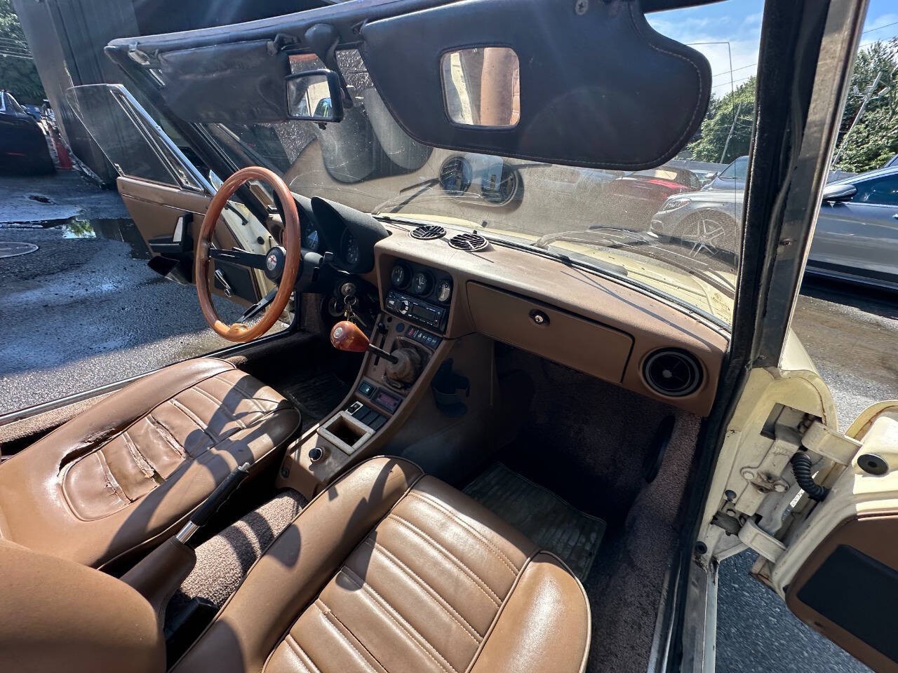 Alfa-Romeo-Spider-1982-Convertible-16