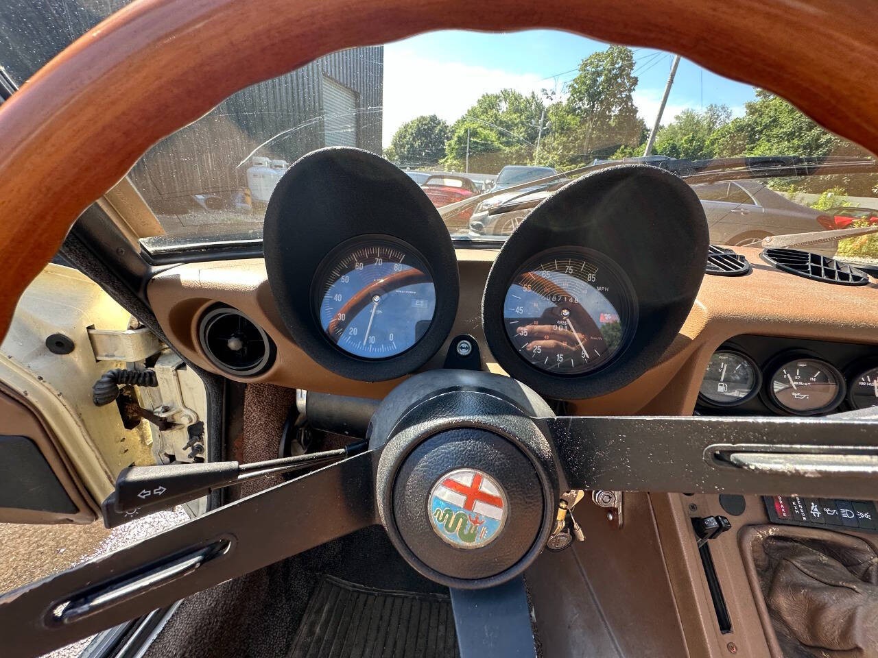 Alfa-Romeo-Spider-1982-Convertible-19
