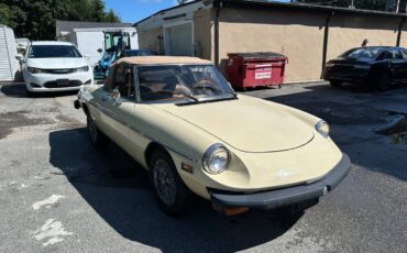 Alfa-Romeo-Spider-1982-Convertible-22