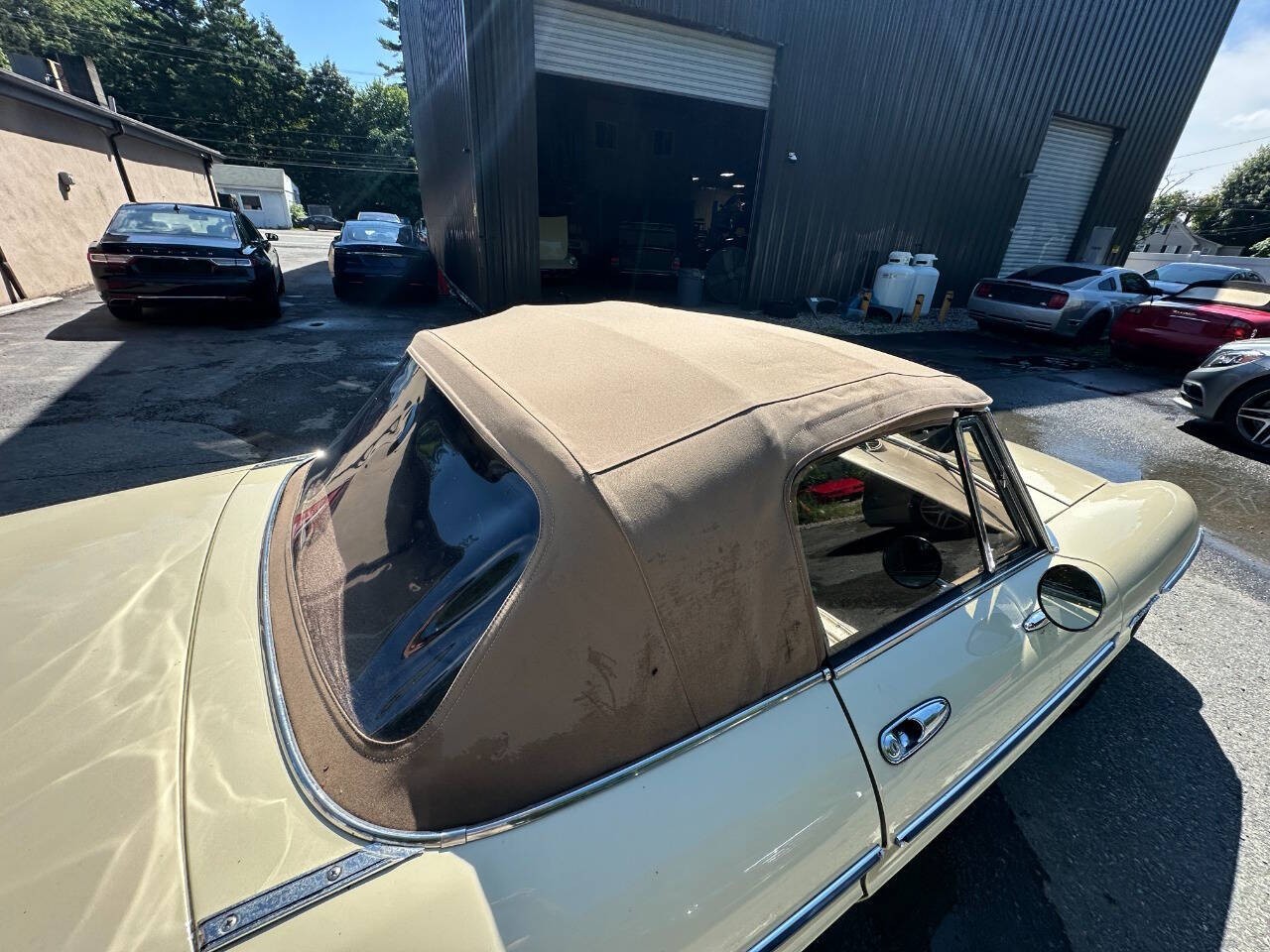 Alfa-Romeo-Spider-1982-Convertible-27