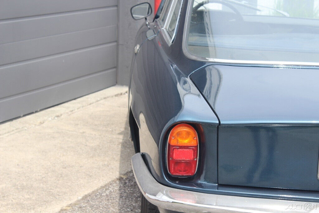 Alfa-Romeo-Sprint-2600-1966-Coupe-6