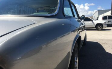 Alfa-romeo-2000-gt-veloce-1974-Grey-Black-1