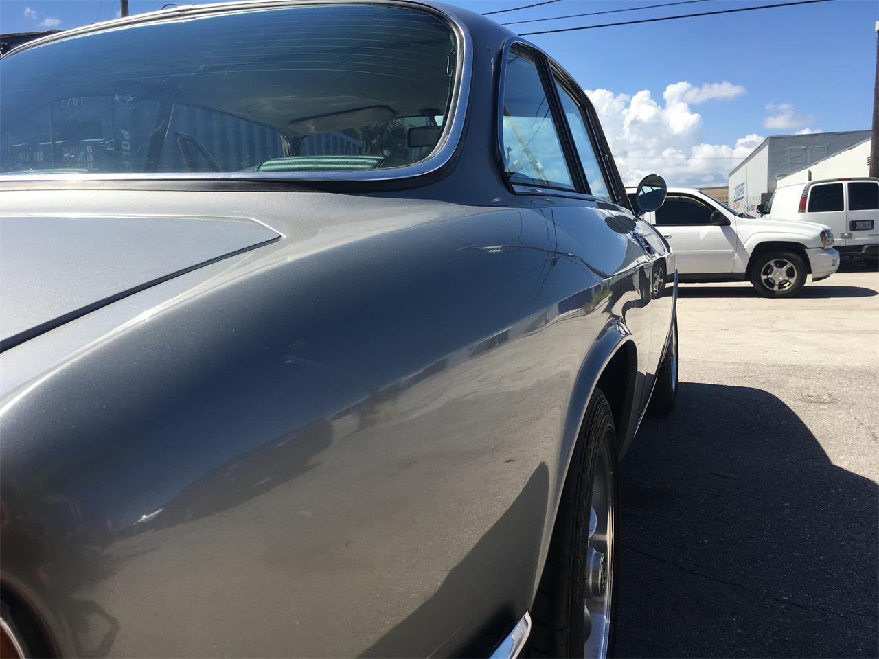 Alfa-romeo-2000-gt-veloce-1974-Grey-Black-1