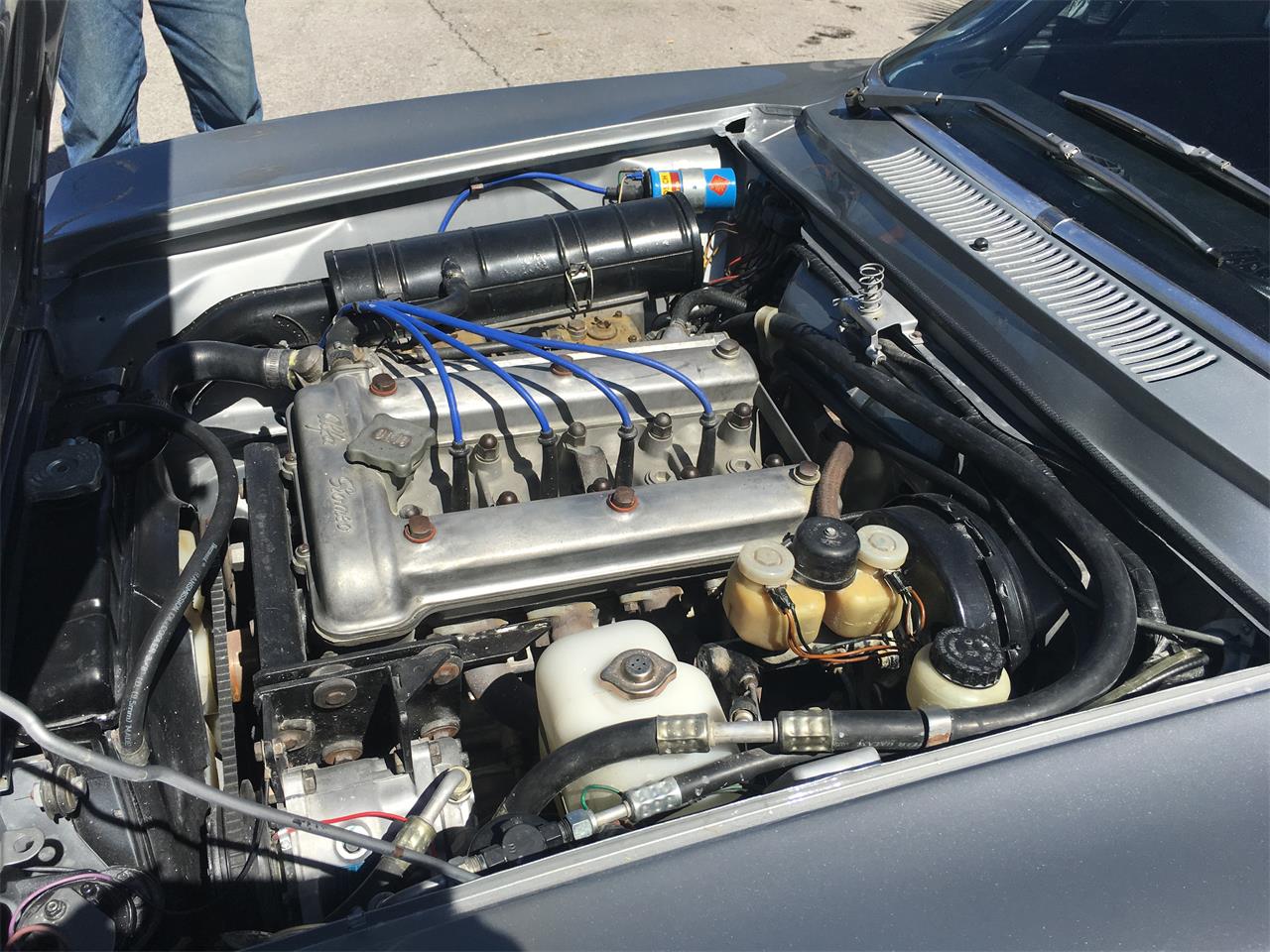 Alfa-romeo-2000-gt-veloce-1974-Grey-Black-10