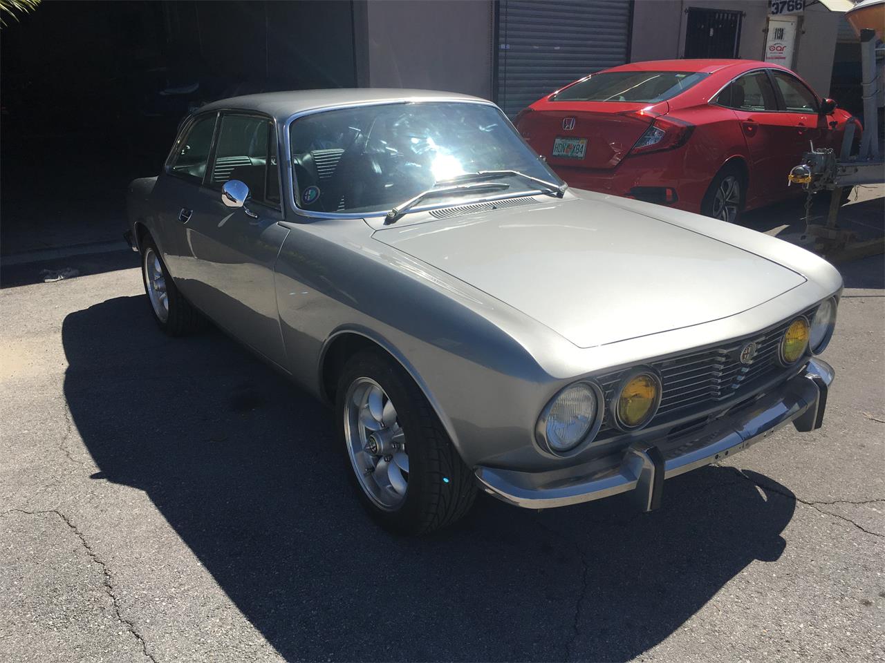 Alfa-romeo-2000-gt-veloce-1974-Grey-Black-3
